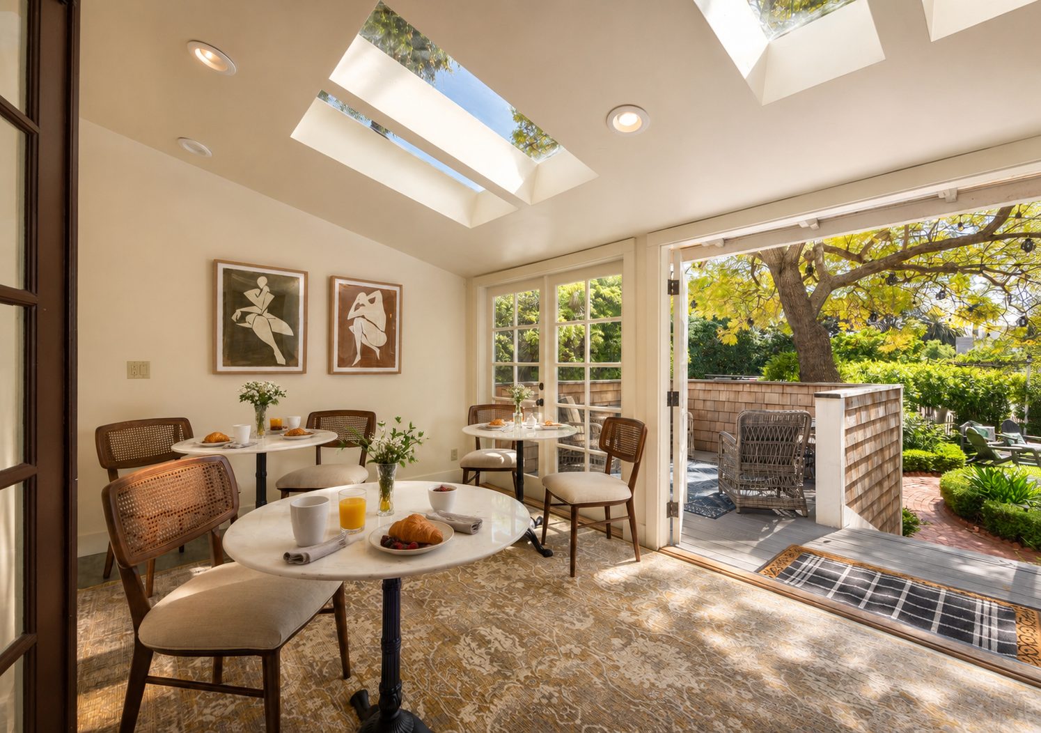 The sunroom at The De La Vina Inn, Santa Barbara